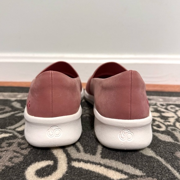 Clarks Women's Sillian 2.0 Moon Loafer Flat Mauve - Picture 4 of 8
